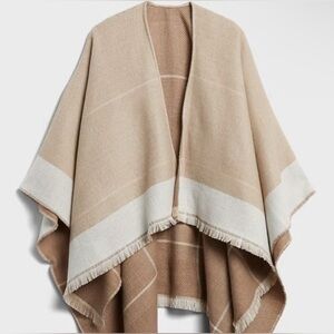 Banana Republic Reversible Cozy Beige Tan White Shawl Poncho Wrap OS w/ Fringe